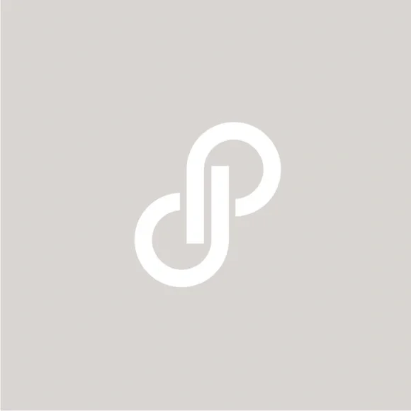 NWT Nike Training MSRP $30 P2P23 - Picture 2 of 2